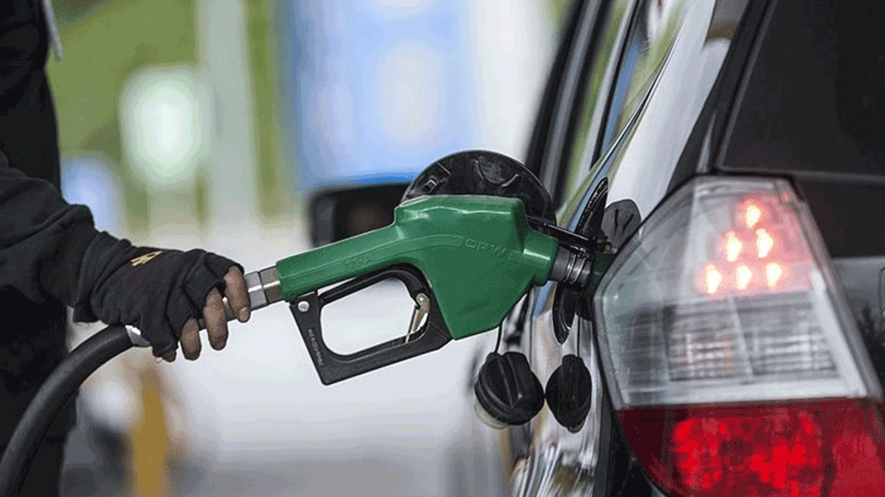 Araç sahipleri dikkat! Akaryakıt zammı iptal edildi