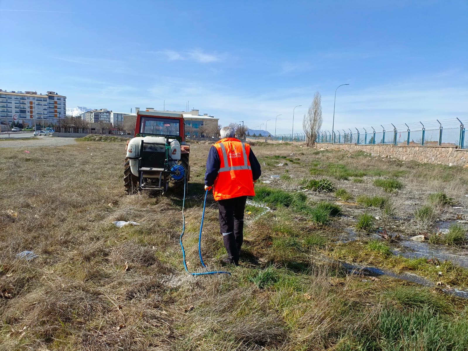 SEYDİŞEHİR BELEDİYESİNDEN  LARVASİT İLAÇLAMA ÇALIŞMASI