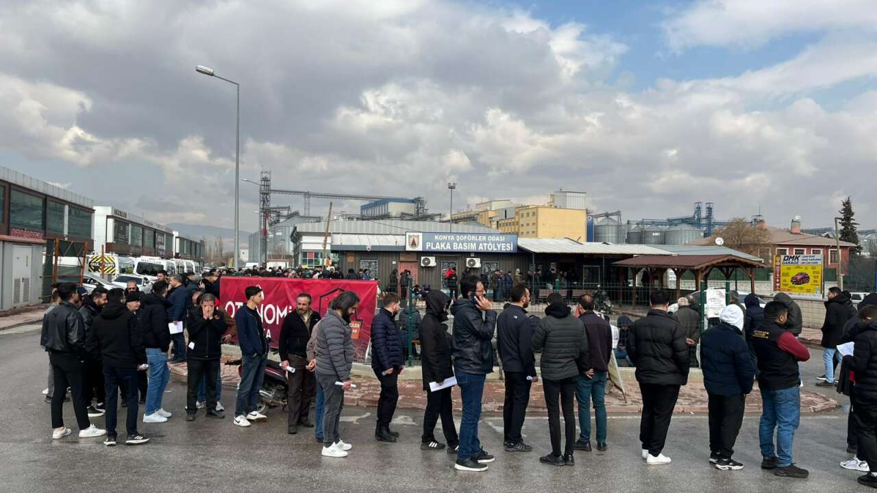 Konya’da APP Plaka Paniği: Sürücüler Değişim Noktalarına Akın Etti