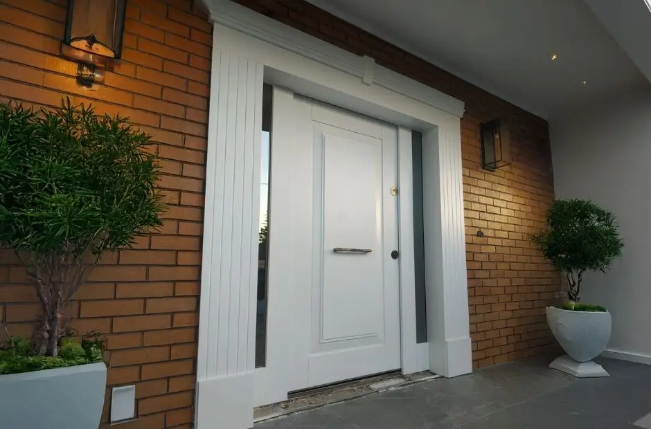 Emir Çelik Kapı: Güvenli, Estetik ve Modern Villa Kapısı Çözümleri