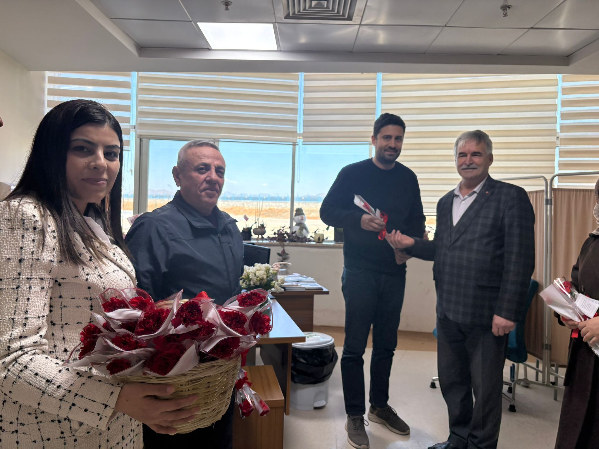 AK PARTİ SEYDİŞEHİR TEŞKİLATI’NDAN TIP BAYRAMI ZİYARETİ