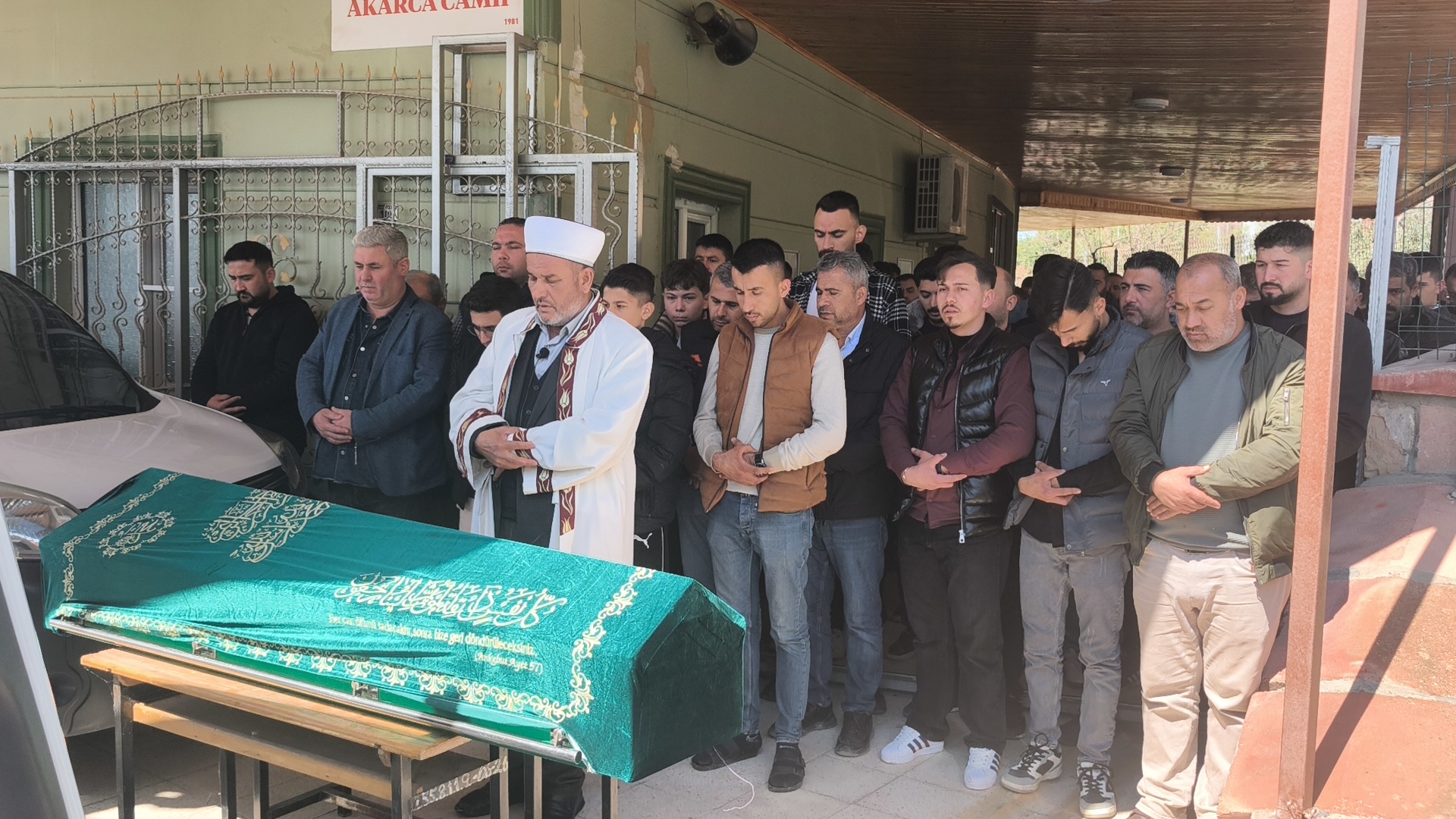 Halı sahada oynarken göğsüne top isabet edince kalbi durdu, hastanede kurtarılamadı