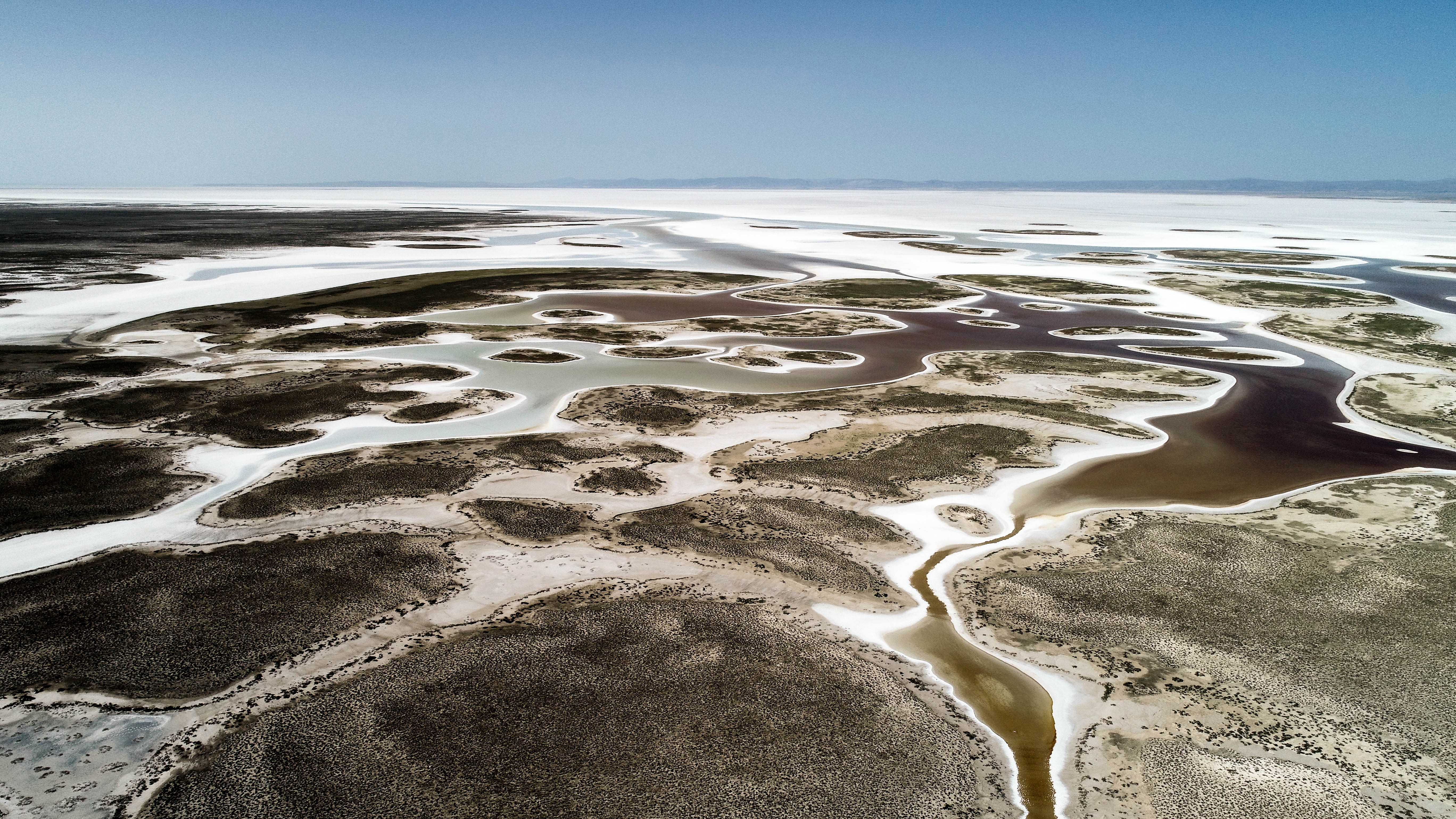 Konya - Tuz Gölü fayının yılda 1,3 milimetre dikey hareket ettiği, İç Anadolu’nun da genişlediği ortaya çıktı