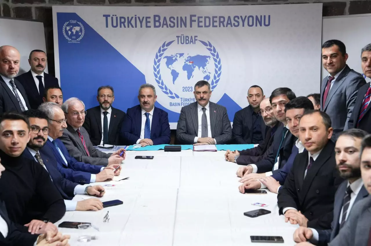 Emniyette Yeni Dönem: 10 Bin Yeni Polis Geliyor, Çalışma Saatleri Değişiyor!