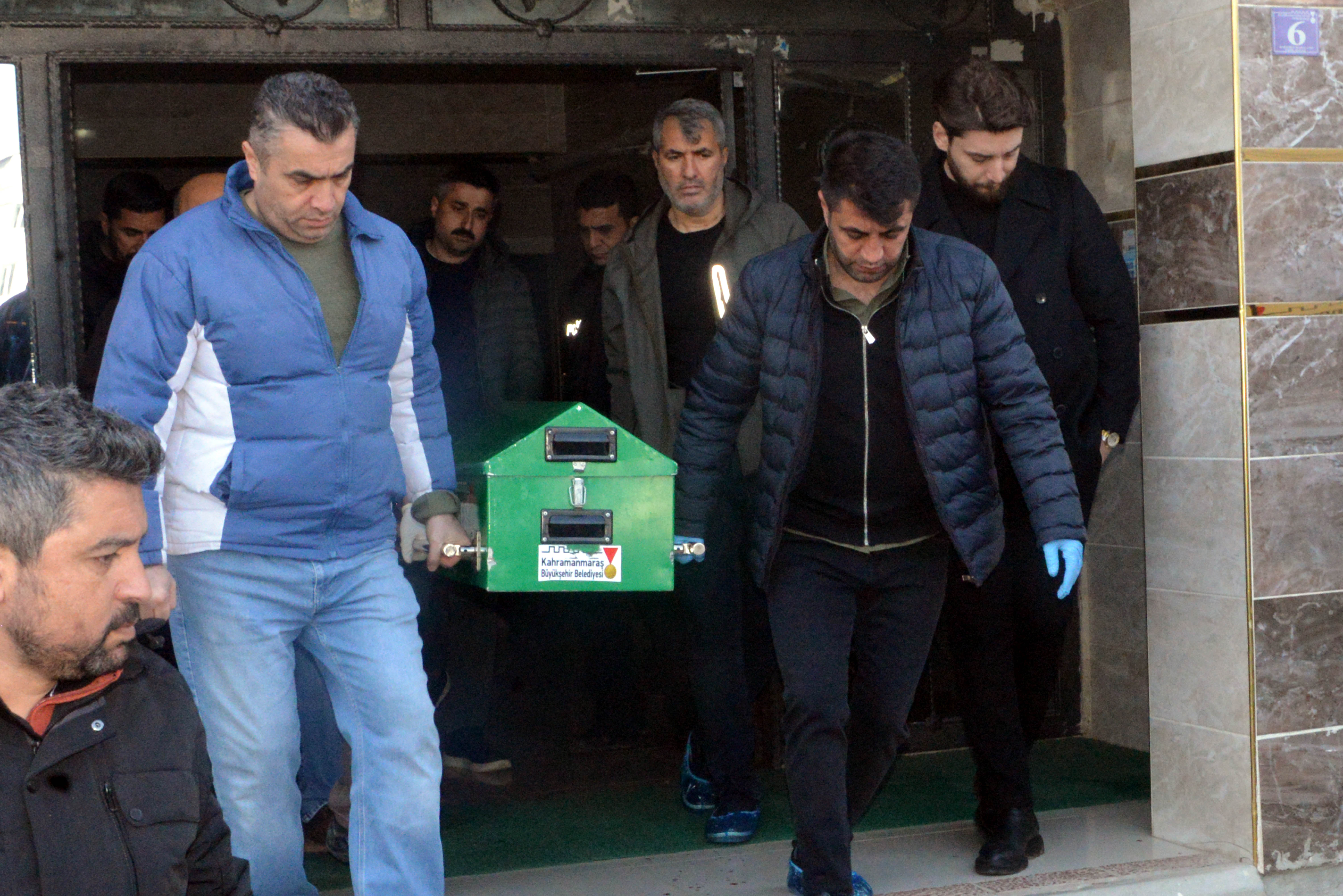 Kahramanmaraşta ;Tartıştığı babasını boğazını keserek öldürdü