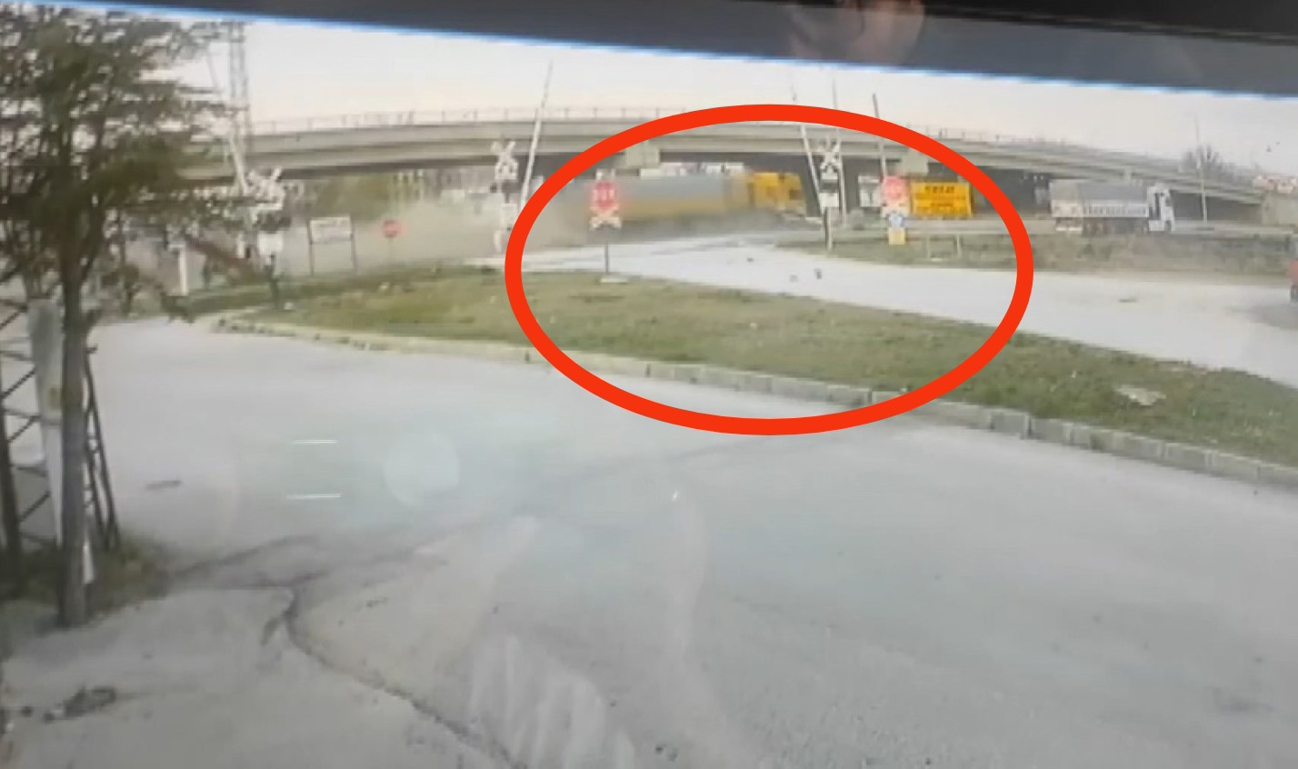 Konya- TIR, otomobile çarptı: 1 kişi öldü, kaza anı kamerada