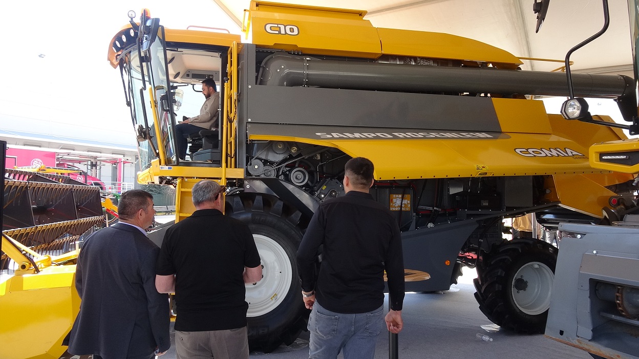 Sampo Rosenlew biçerdöverleri Türk çiftçisiyle buluştu