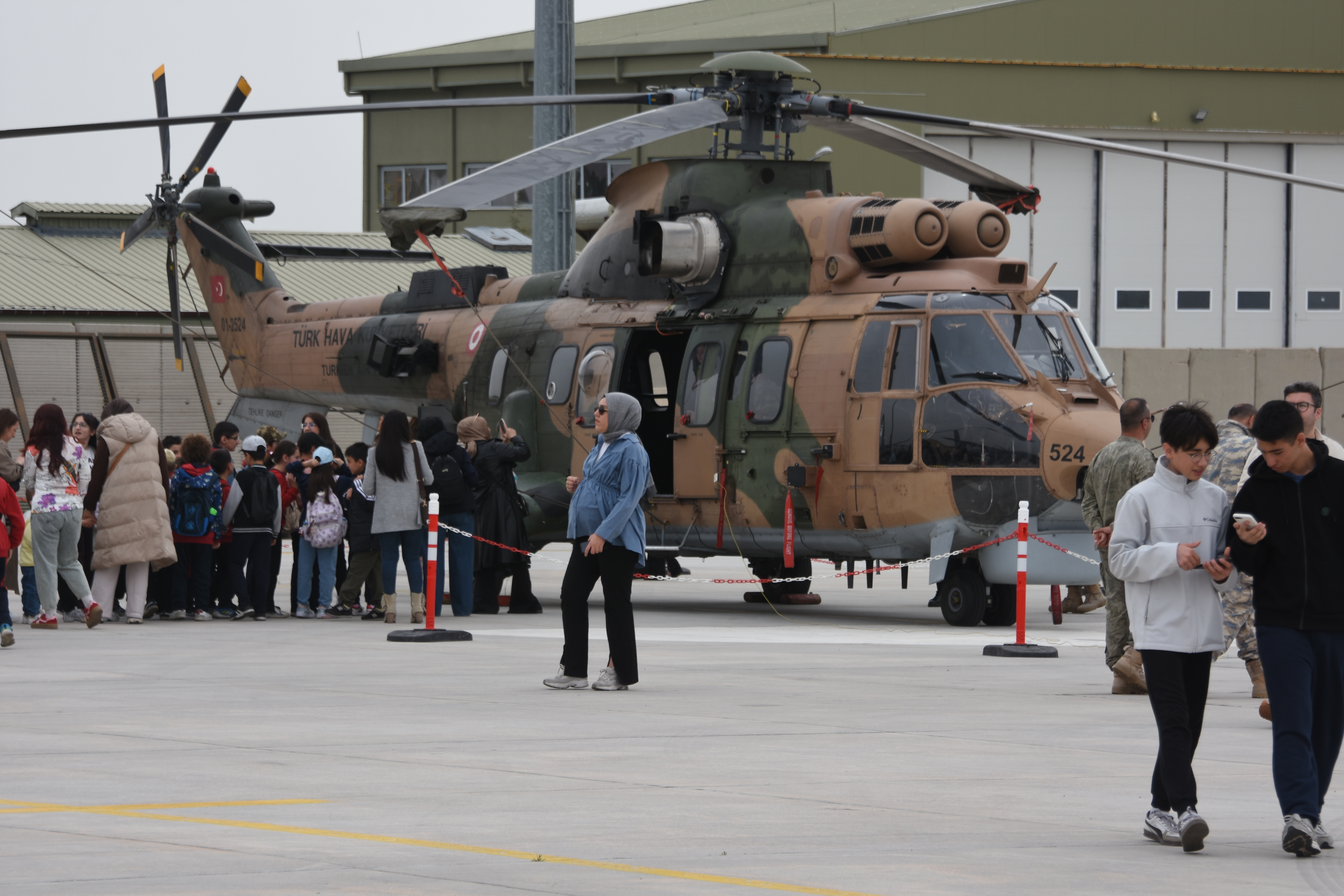 Konya - Türk Yıldızları ve SOLOTÜRK’ten öğrenciler için 23 Nisan özel gösterisi