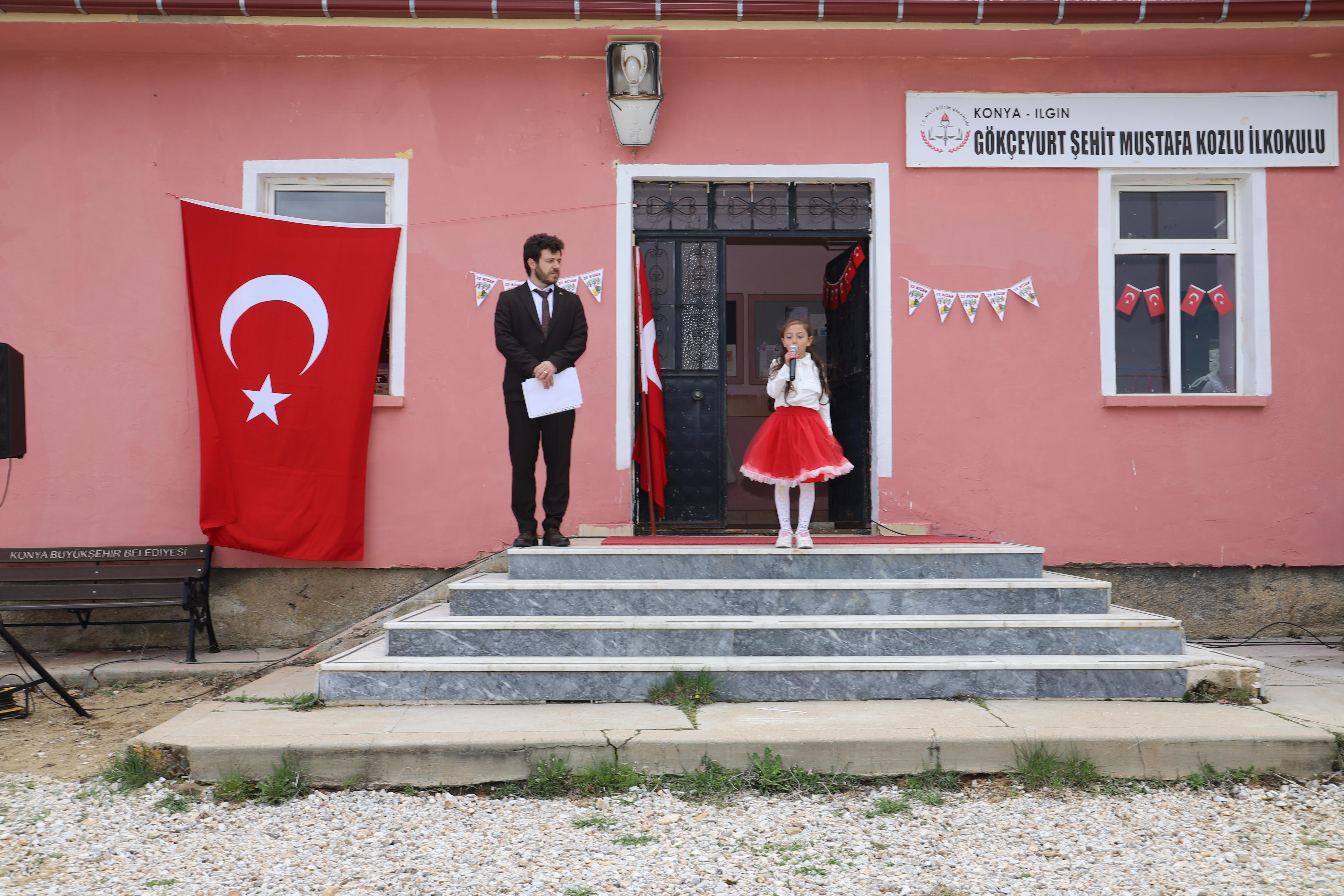 1 öğretmen 1 öğrencili okulda 23 Nisan kutlaması