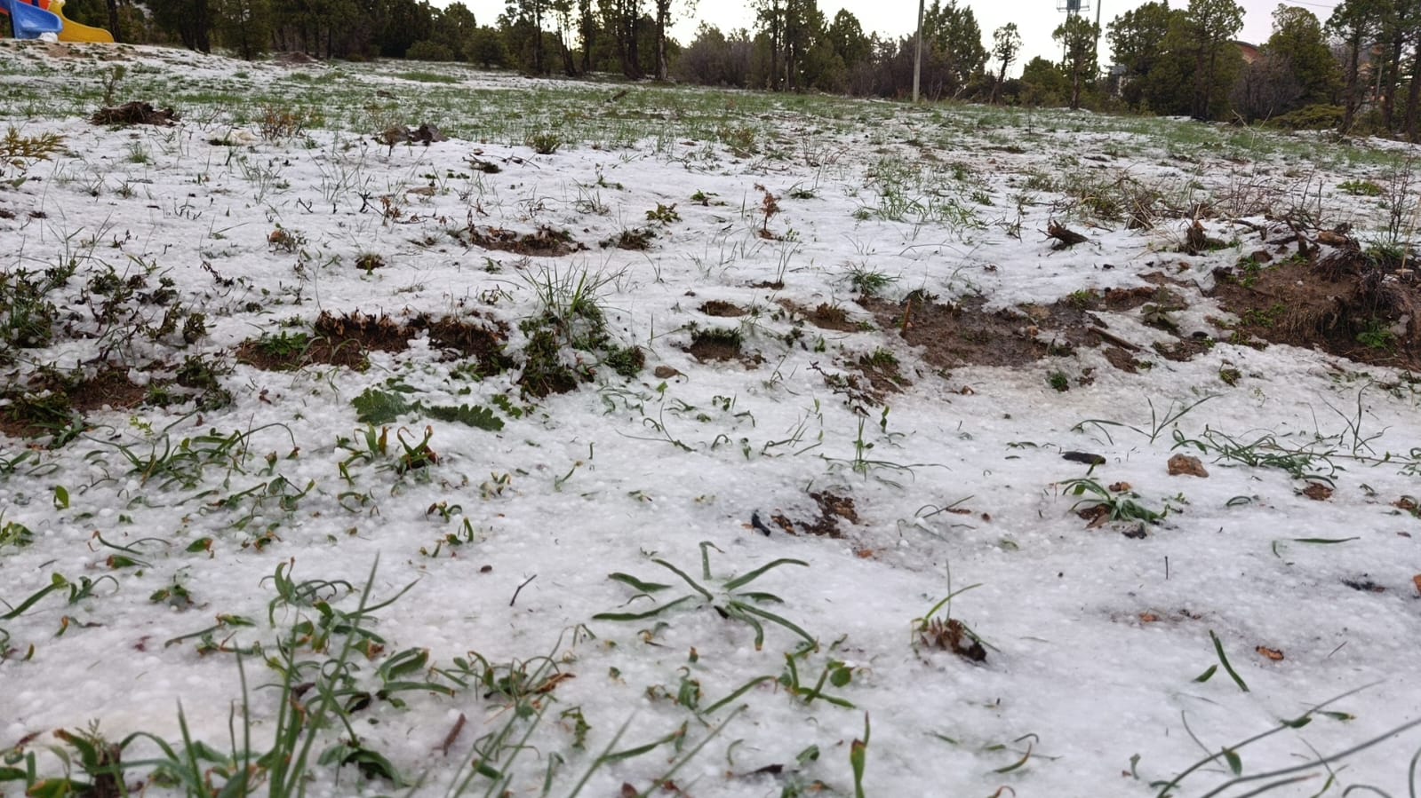 Konya'da Bahar Ortasında Kış Manzarası: Sağanak ve Dolu Şehri Esir Aldı!