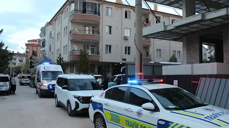 Aksaray - Yemek yaparken elbisesi tutuşan 91 yaşındaki kadın, yangında öldü