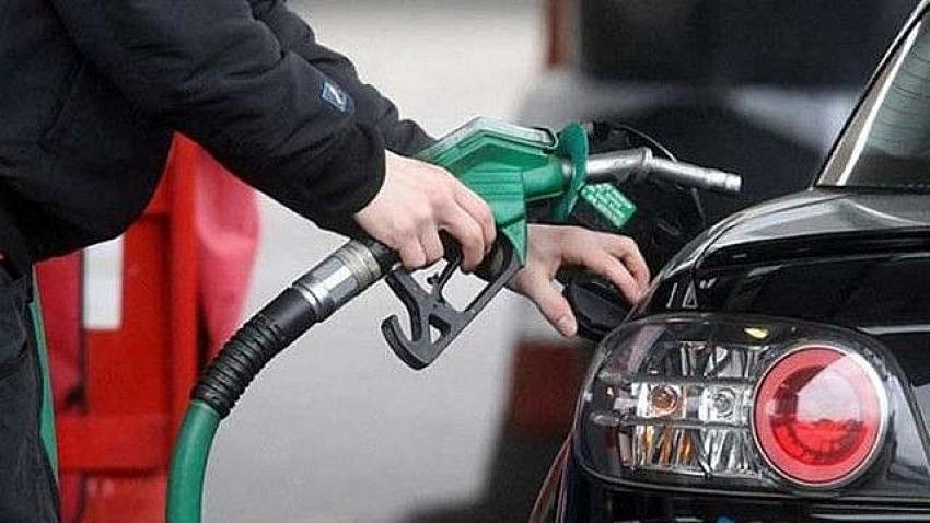 Akaryakıta bir zam daha geldi