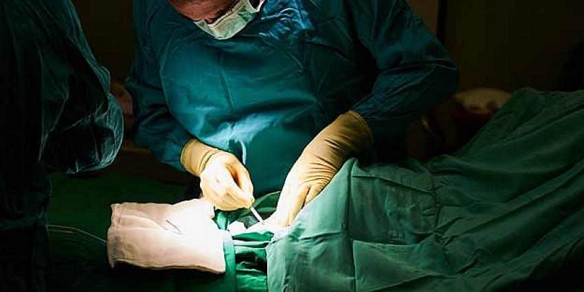 Ameliyat parası isteyen profesör  cezaevine gönderildi