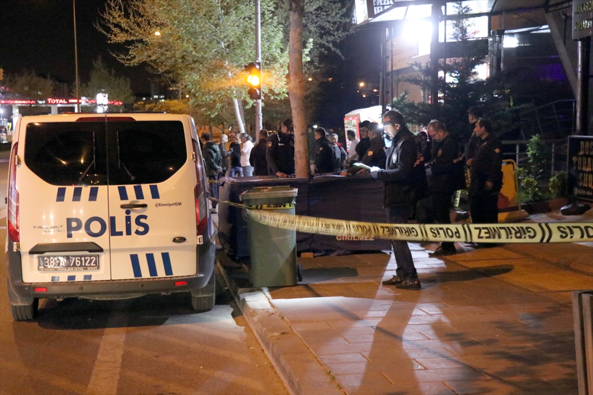 Kayseri'de binanın 13. katından düşen genç öldü