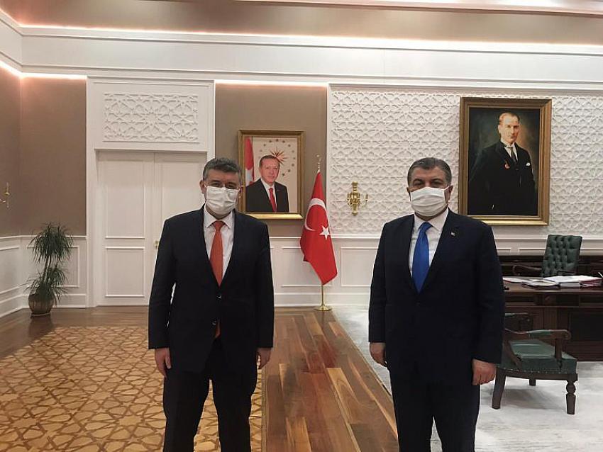 BAKAN KOCA: AŞI OLUP ÜZERİNDEN 10 GÜN GEÇTİKTEN SONRA ENTÜBE OLAN BİR KİŞİ BİLE YOK