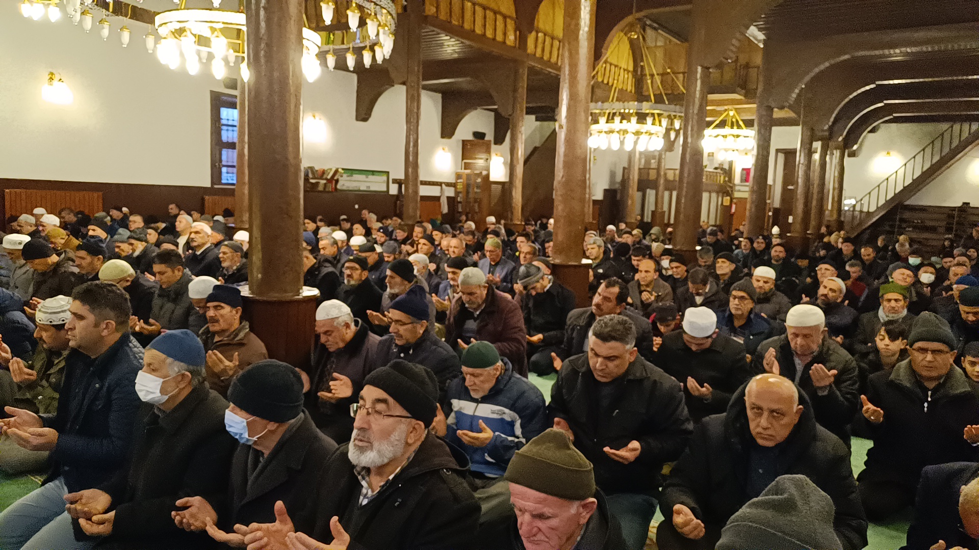 Depremlerde hayatını kaybedenler  Seydişehir'de dualarla anıldı