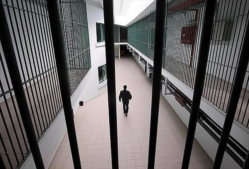 Hükümlü ve tutuklulara verilen hasta ziyareti sayısı ikiye çıkarıldı