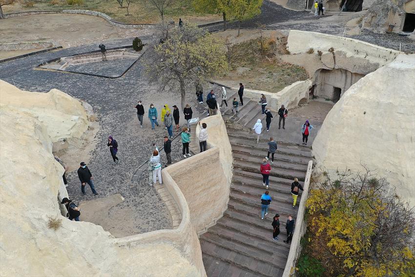 - Kapadokya'yı 10 ayda 2 milyona yakın turist ziyaret etti