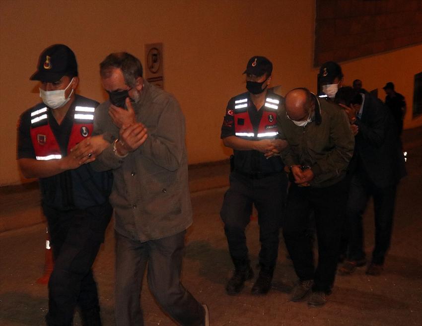 Kayseri'de iki tarihi Tevrat ele geçirildi