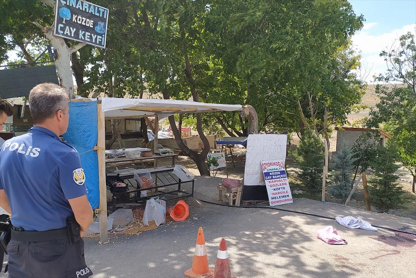 Konya'da çayın soğuk servis edilmesinden dolayı kendisiyle tartışan kadın müşteriyi öldüren zanlı tutuklandı