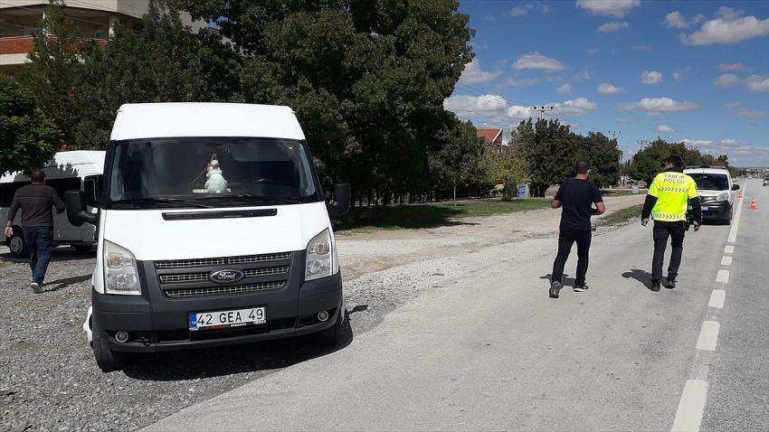 Konya'da minibüsün çarptığı 2 üniversite öğrenci yaralandı