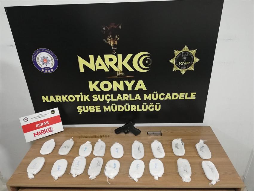Konya'da uyuşturucu operasyonunda Suriyeli 2 zanlı gözaltına alındı