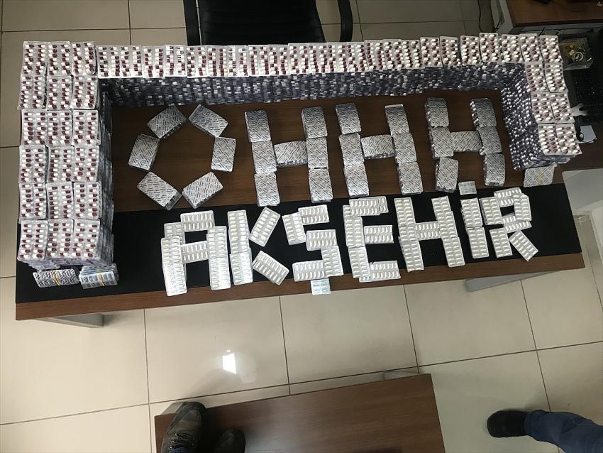 Konya Emniyeti yakalanan  uyuşturucu haplarla  OHBE  yazdılar 