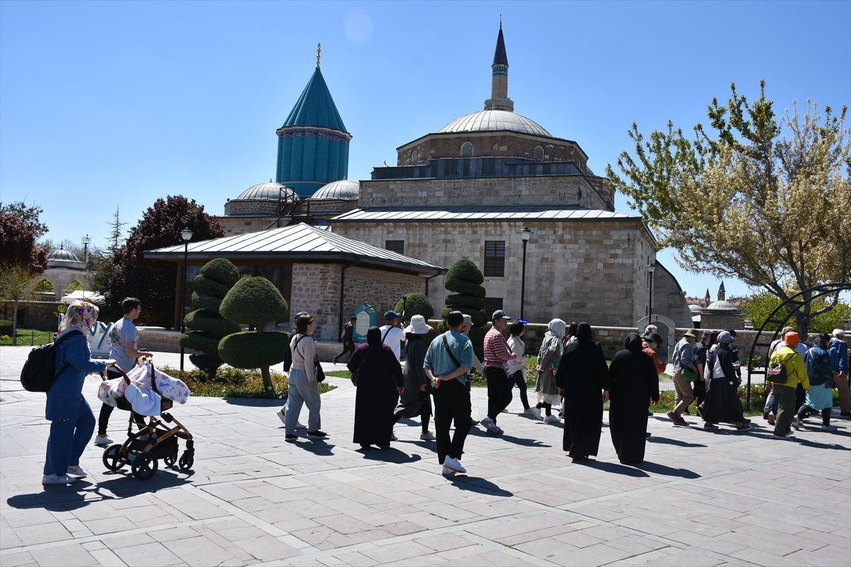 KONYA - Mevlana Müzesi bayram tatilinde 125 bini aşkın ziyaretçi ağırladı