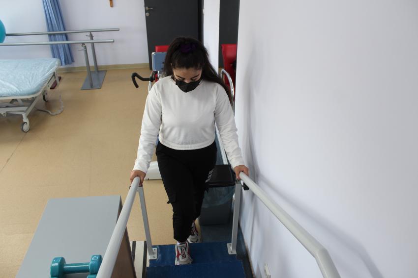 KONYADA GENÇ KIZIN YENİDEN YÜRÜME MUCİZESİ