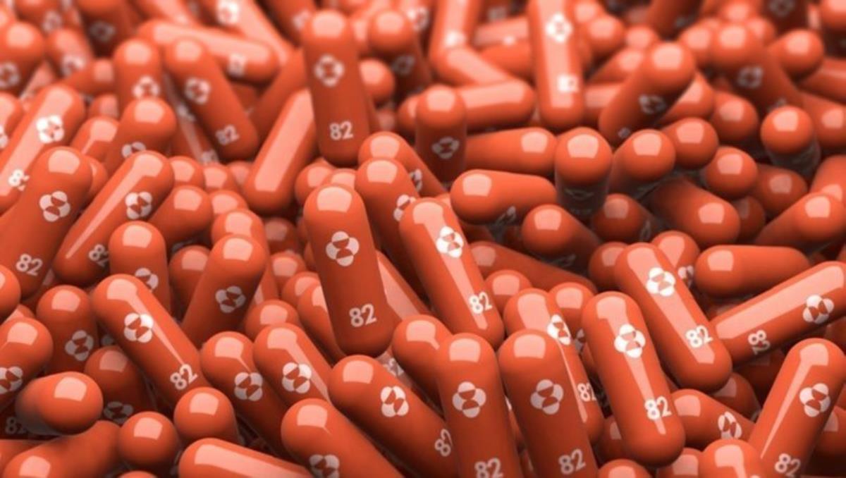 Molnupiravir ilacı, koronavirüse yakalanan 65 yaş üstü vatandaşlara dağıtılmaya başlandı