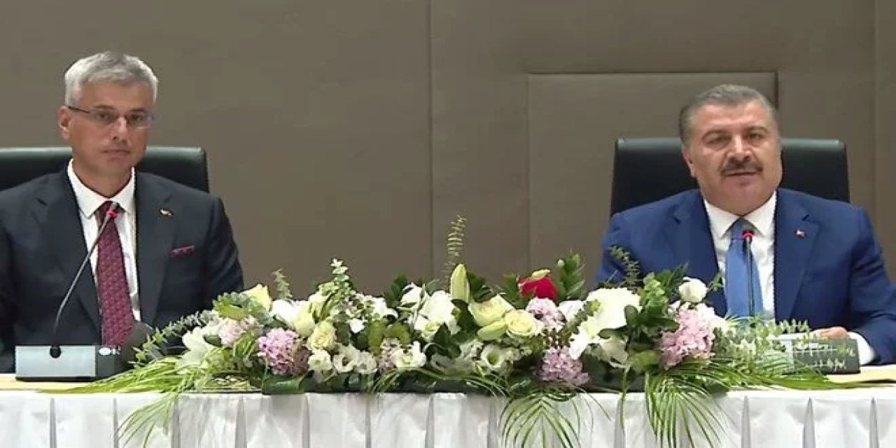 Pandemi döneminde yakından tanıdığımız Fahrettin Koca,Sağlık Bakanlığı görevini devretti