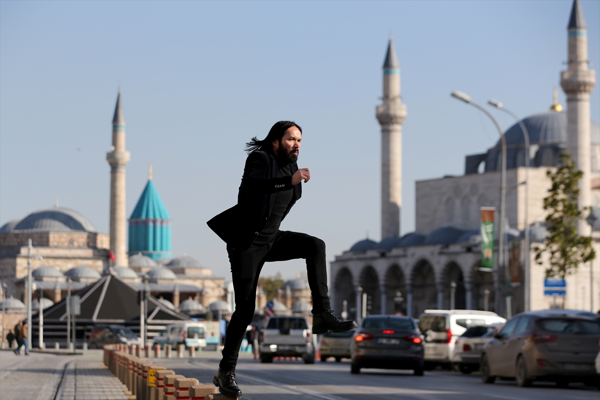 "Konyalı John Wick" yöre diliyle Anadolu'yu tanıtıyor