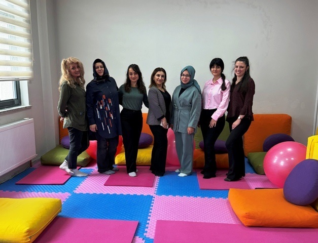 SAĞLIKLI HAYAT MERKEZİNDE GEBE EĞİTİM SINIFI HİZMET VERMEKTEDİR.