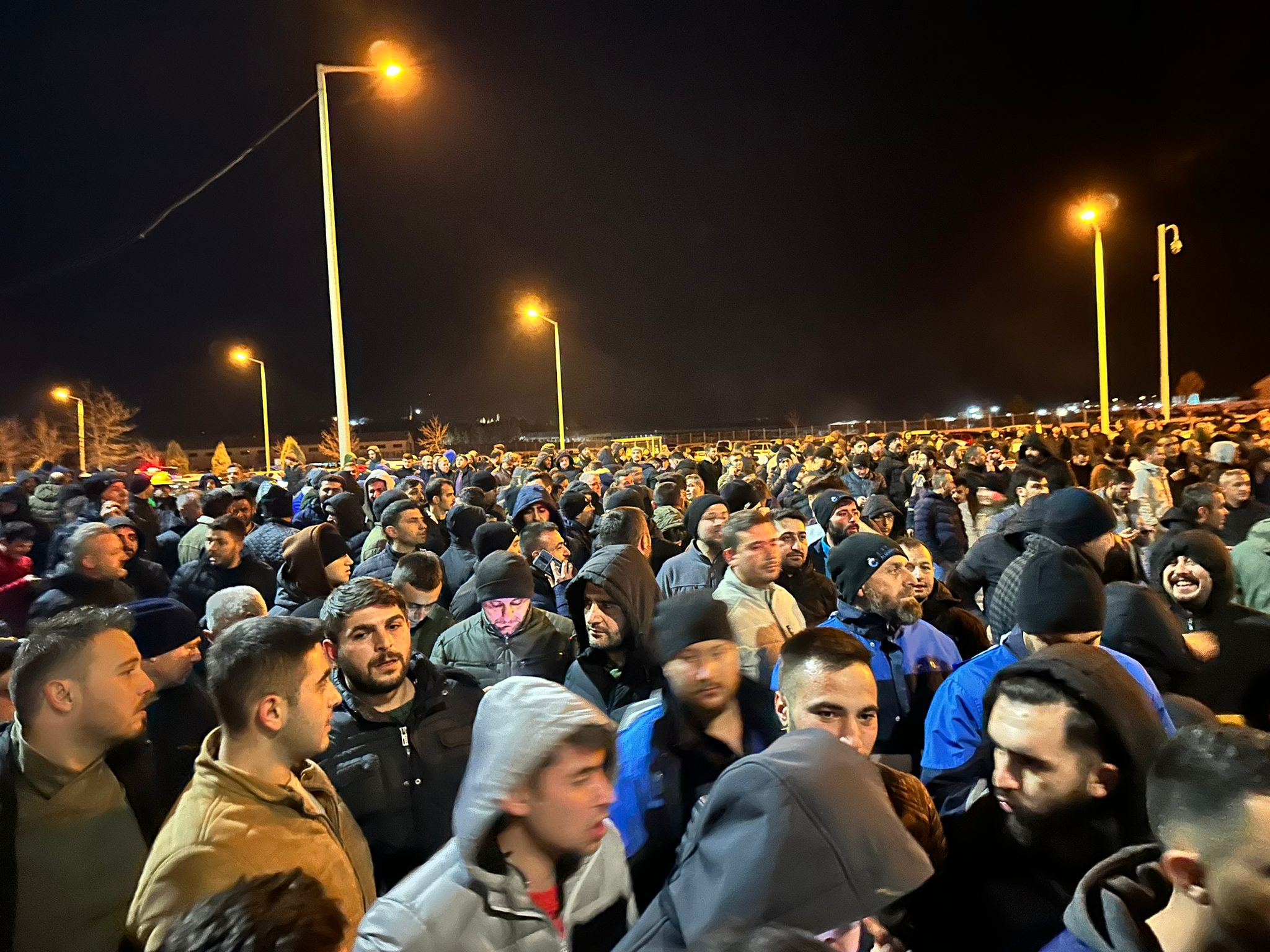Seydişehir Eti Alüminyum İşçileri düşük  Ücreti protesto  ediyor