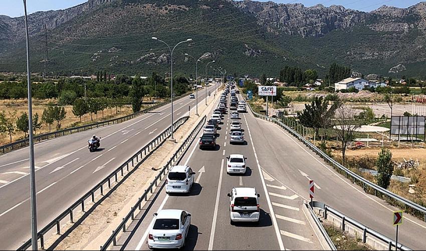 SON DAKİKA KONYA- ANTALYA   YOLU ULAŞIMA TEKRAR  AÇILDI