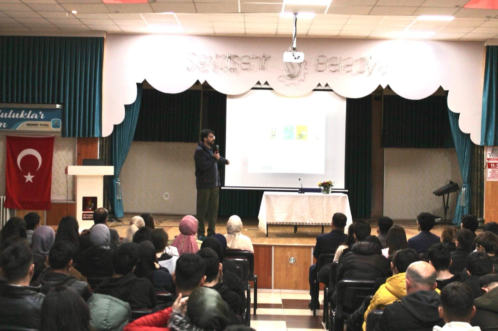 YEŞİLAY HAFTASINDA  ÖĞRENCİLERE SEMİNER  VERİLDİ