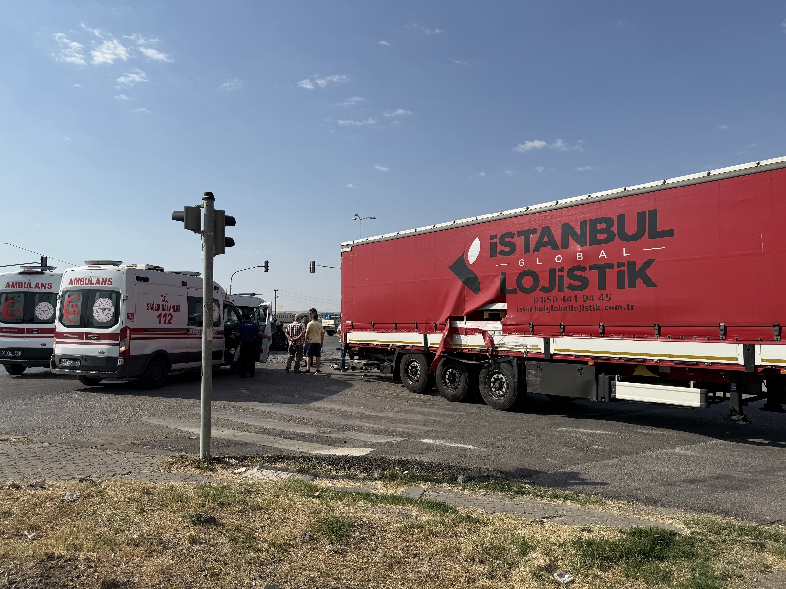 Ankara'da TIR ile ambulans çarpıştı: 5 yaralı - Görsel 5
