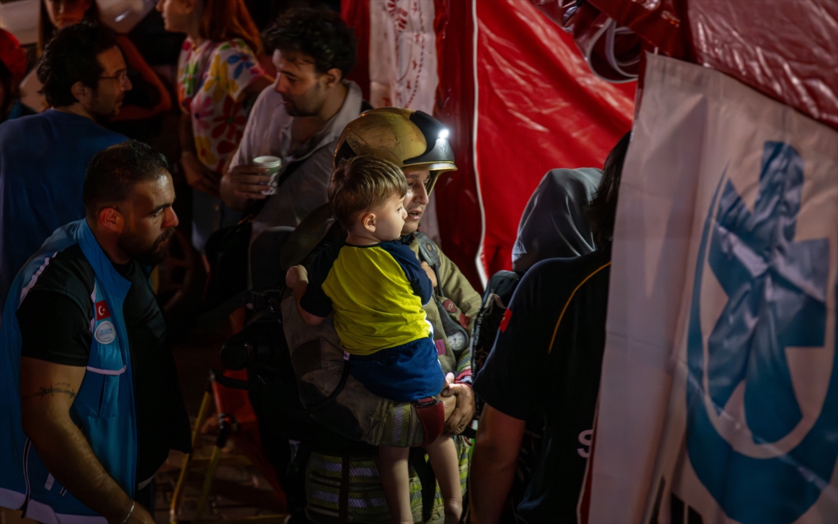 Ankara’da korkutan yangın: 1 bebek 3 kişi öldü, 20 kişi dumandan etkilendi - Görsel 9