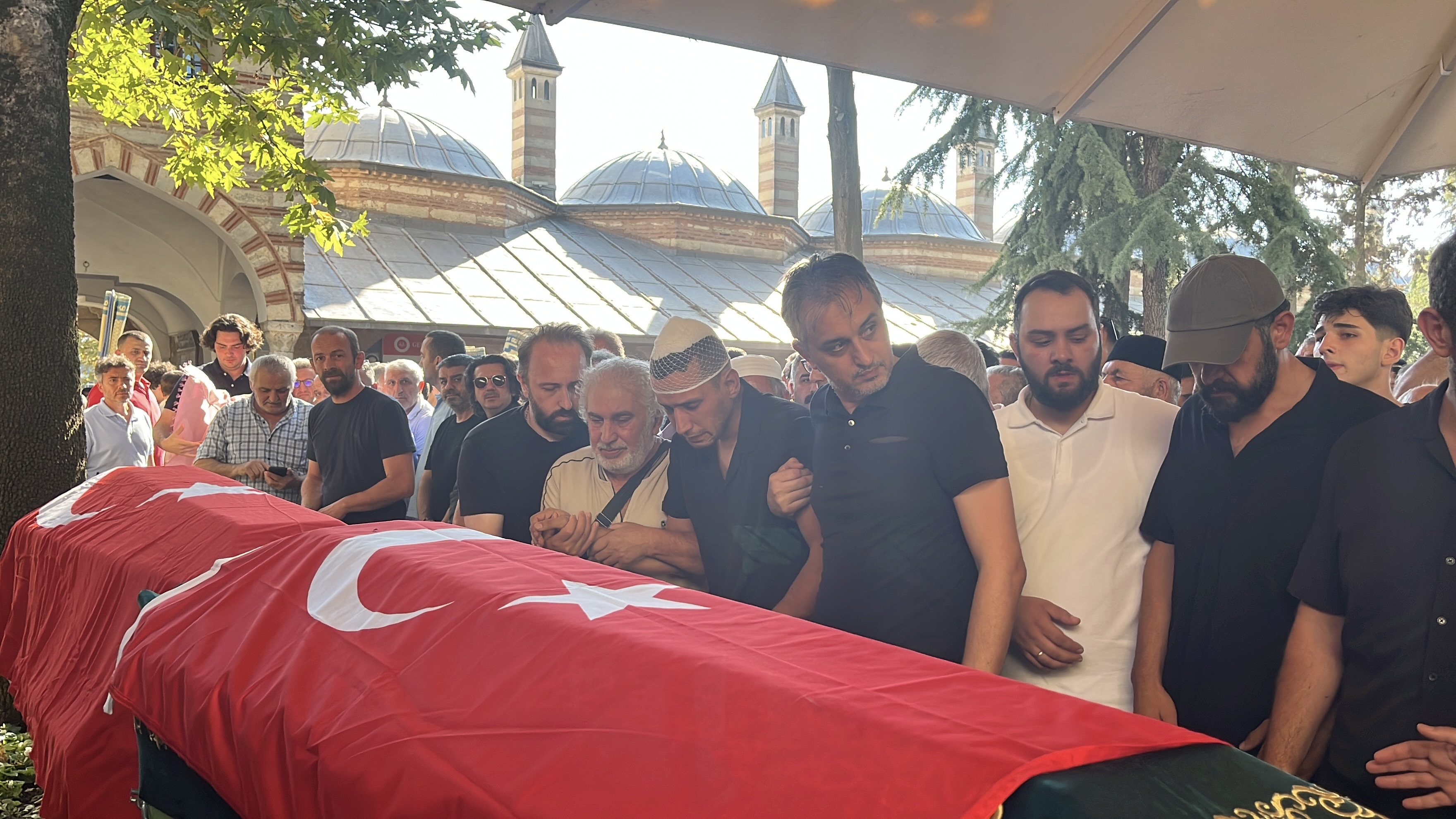 Konya'daki  kazda hayatını kaybeden - Polis memurunun eşi, bebeği ve baldızı  Kocaeli de toprağa verildi - Görsel 3