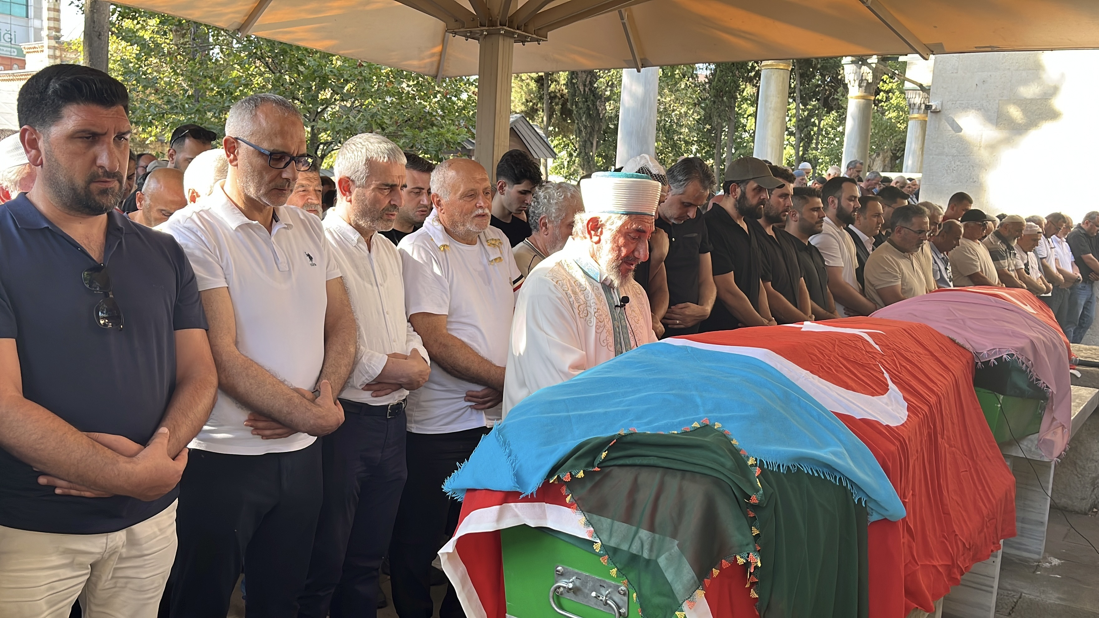 Konya'daki  kazda hayatını kaybeden - Polis memurunun eşi, bebeği ve baldızı  Kocaeli de toprağa verildi - Görsel 6