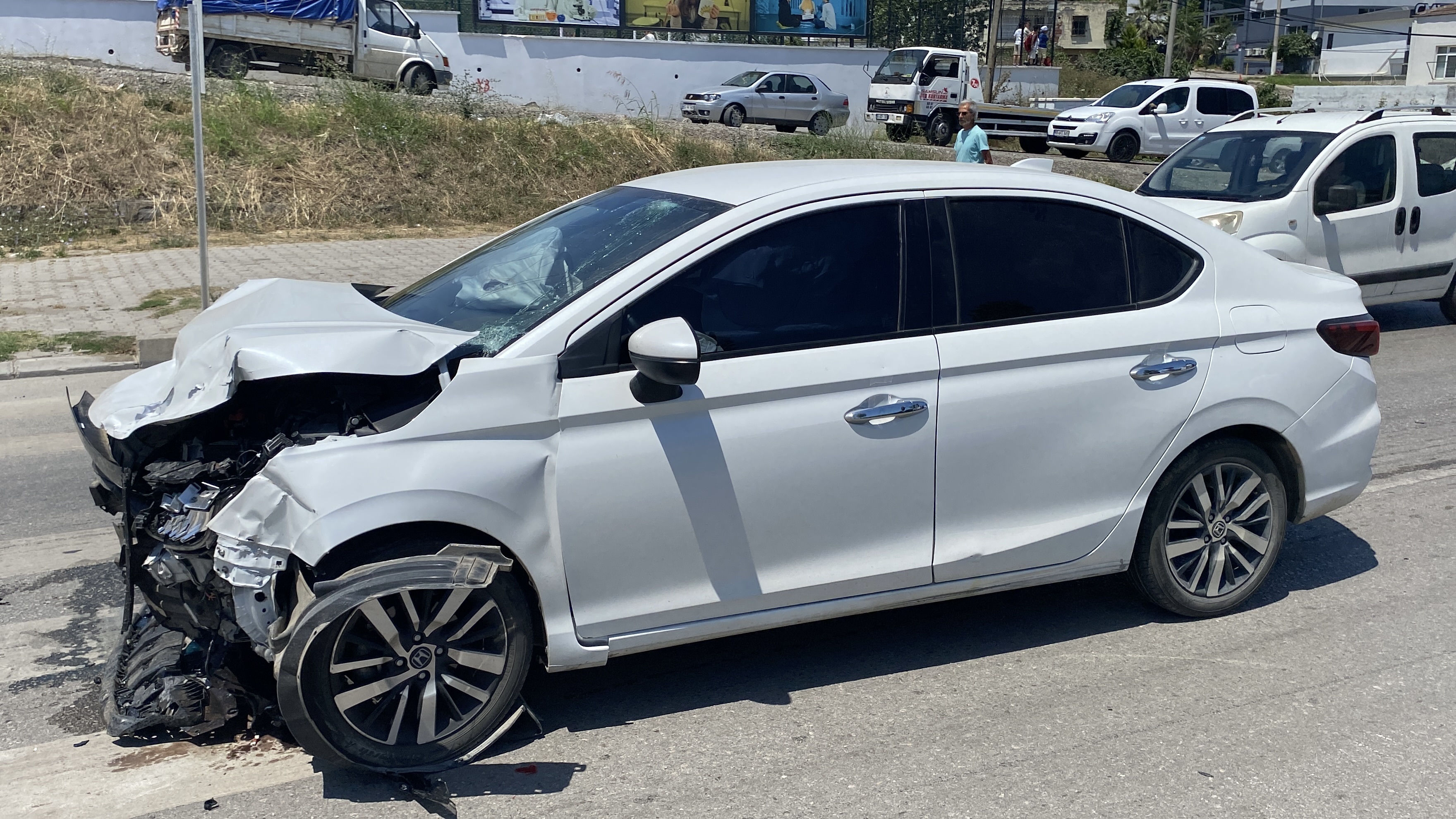 Samsun- Polis otosuyla otomobil çarpıştı: 2 polis ve 1 asker yaralı - Görsel 6