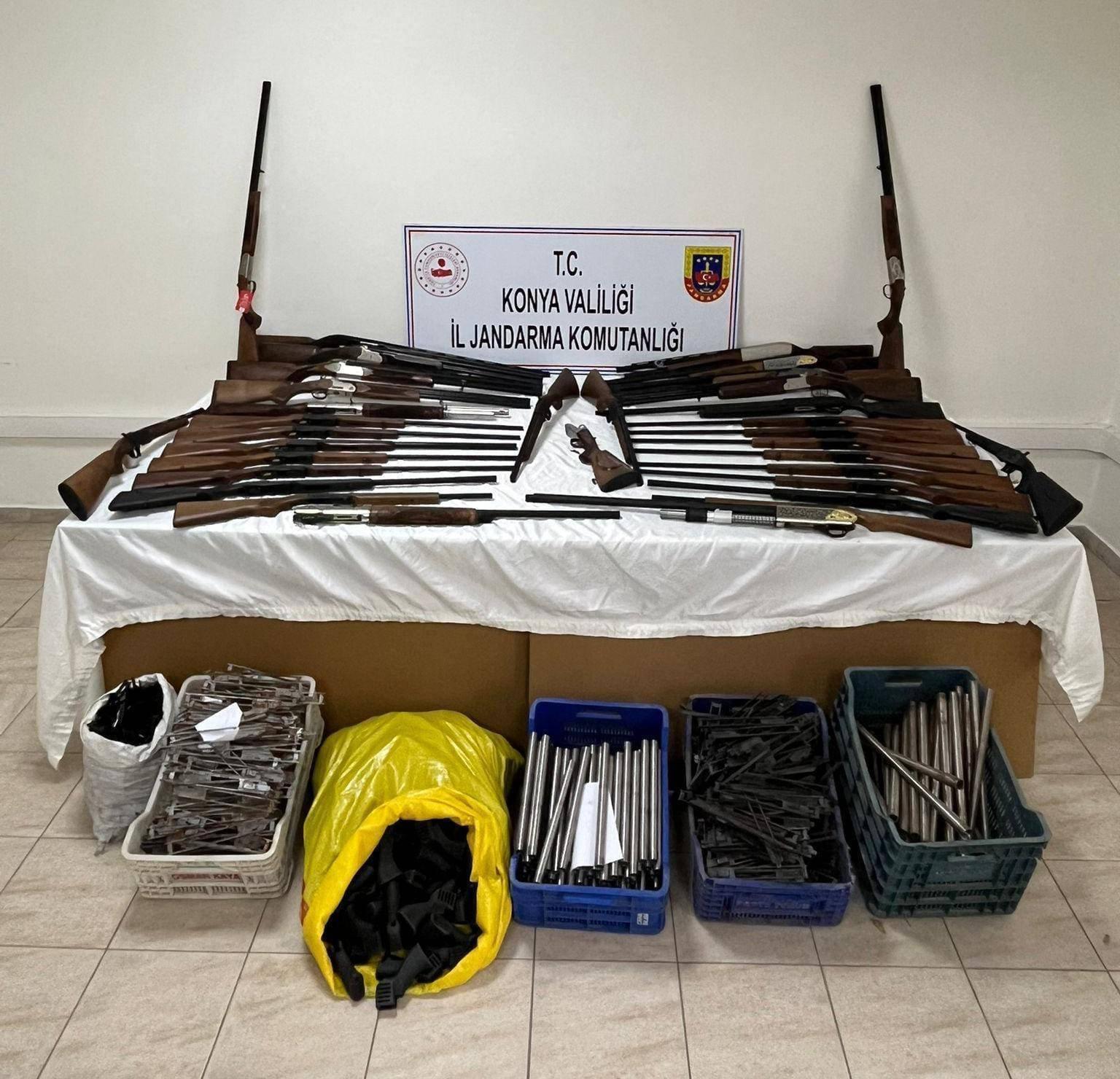 Beyşehir'e  Kaçak Av Tüfeği Operasyonu: Çok Sayıda Silah Ele Geçirildi - Görsel 2