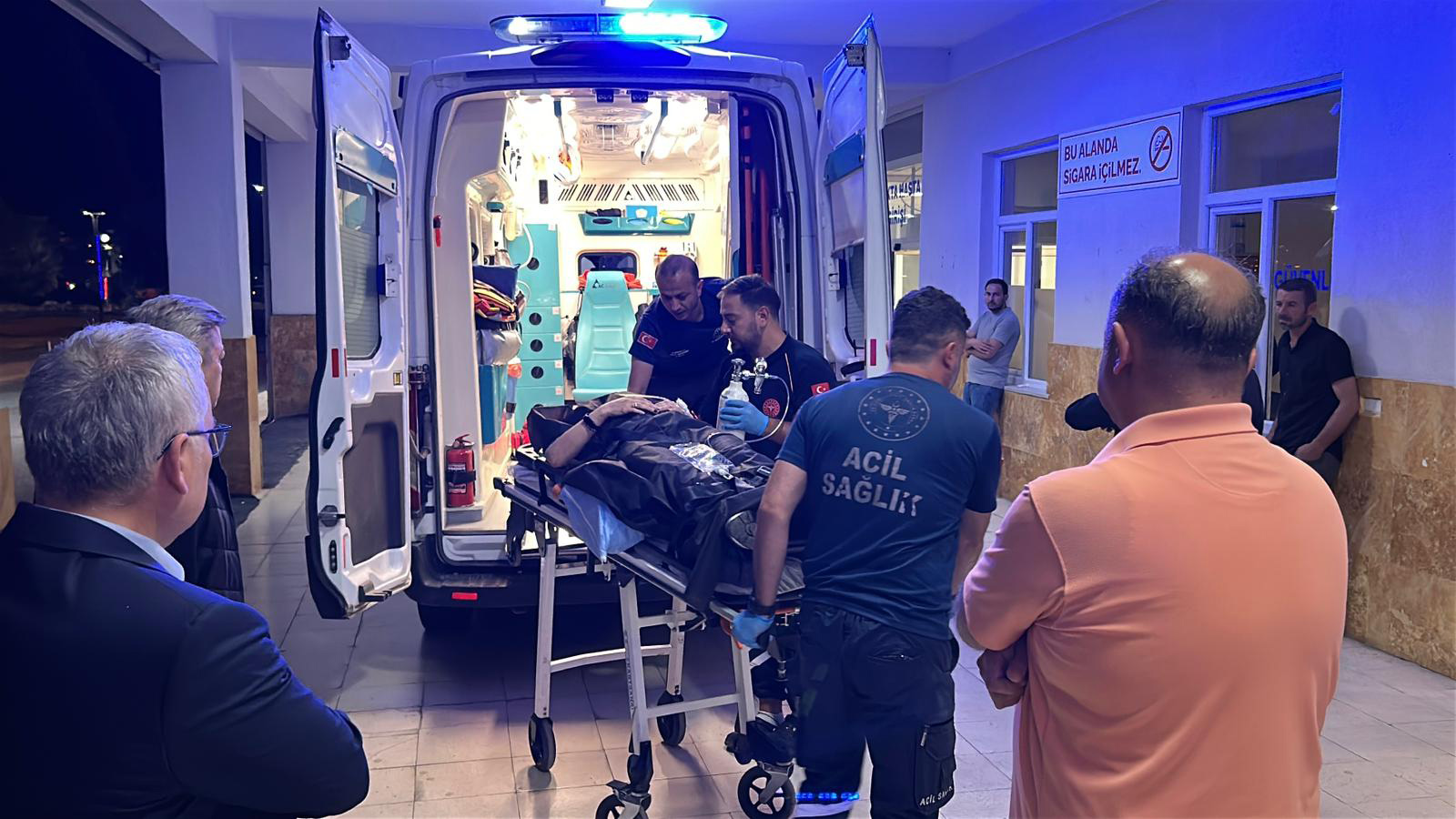 Eski Bitlis Valisi Karaömeroğlu ve ailesi kazada yaralandı - Görsel 9