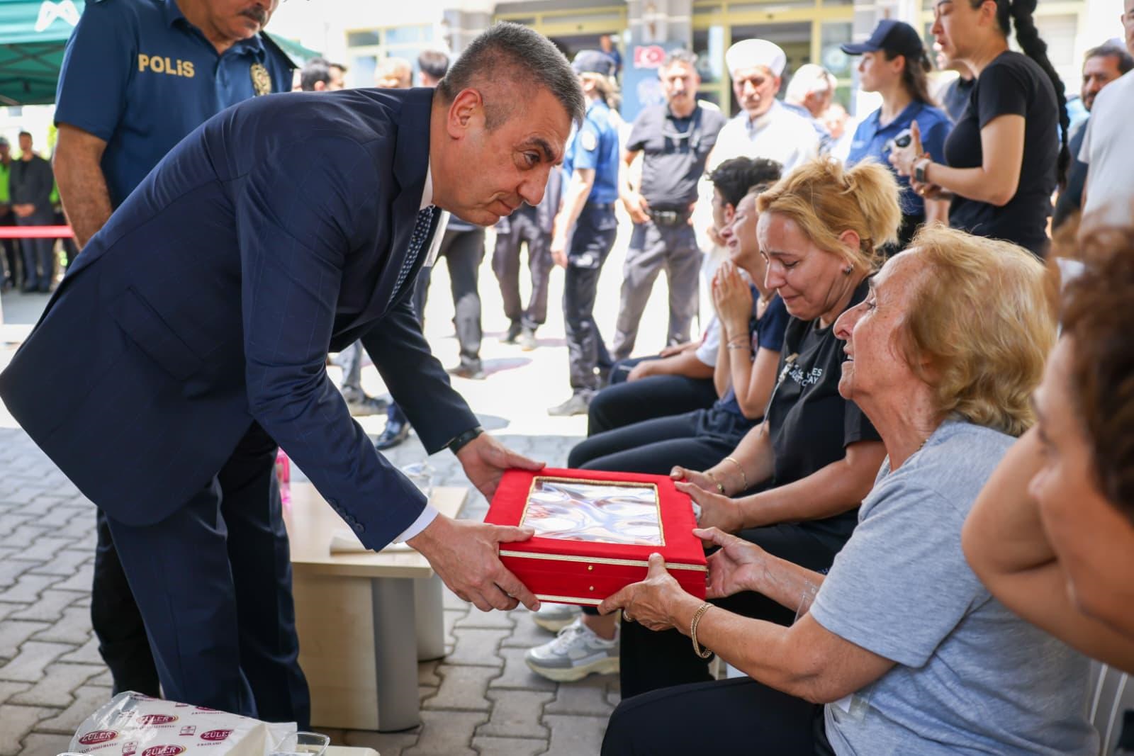 Mersin'de görevi başında kalp krizi geçiren polis yaşamını yitirdi - Görsel 2