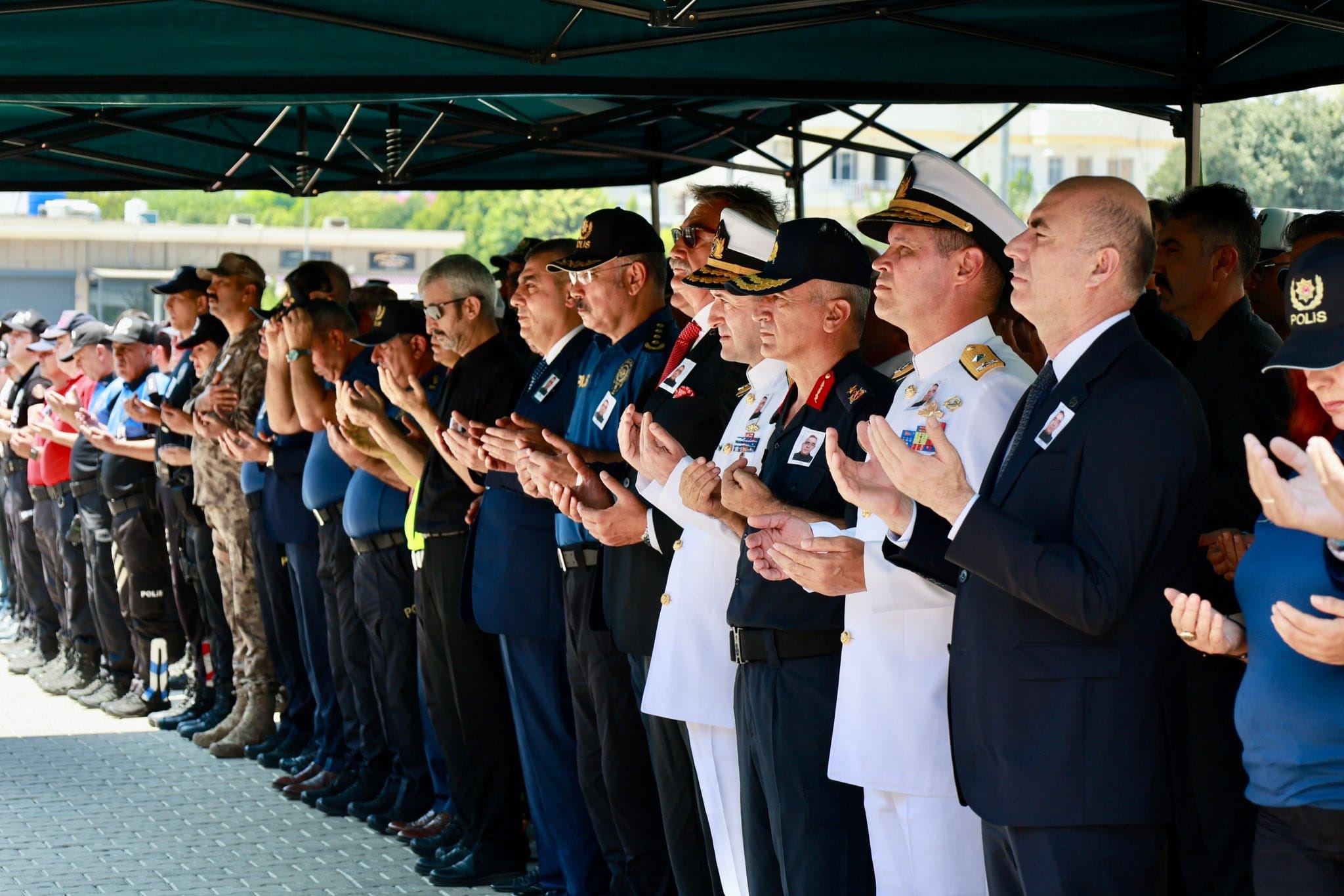 Mersin'de görevi başında kalp krizi geçiren polis yaşamını yitirdi - Görsel 3