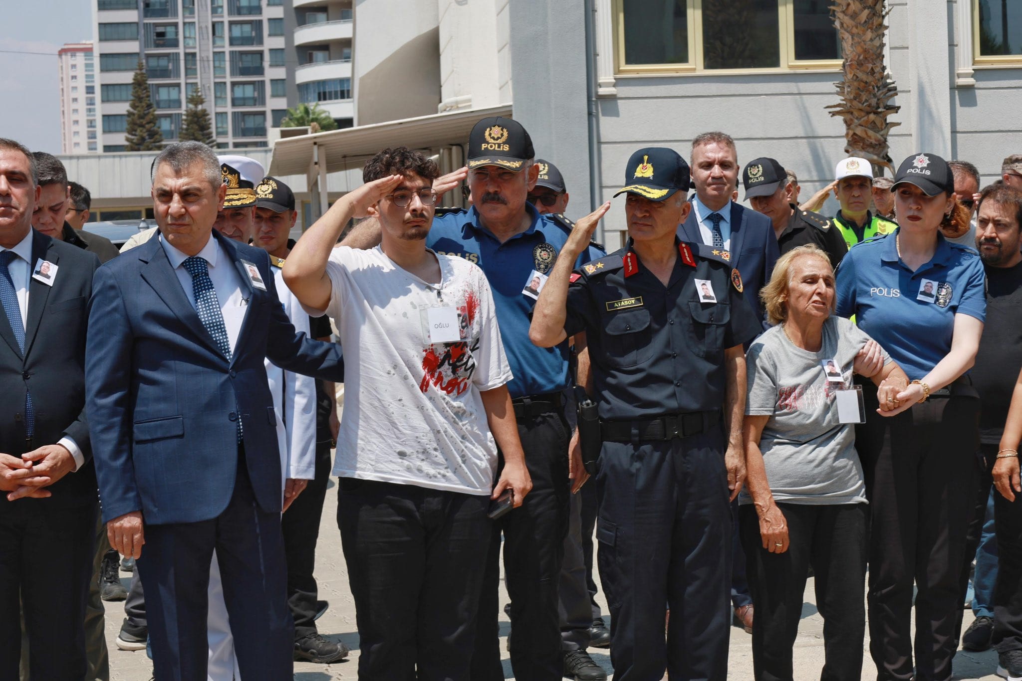 Mersin'de görevi başında kalp krizi geçiren polis yaşamını yitirdi - Görsel 4