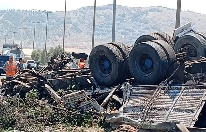Gaziantep’te tanker ile çekici çarpıştı: 2 ölü - Görsel 3