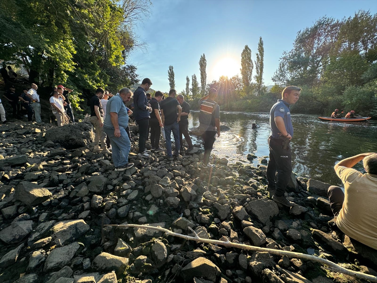 Eskişehir'de Sakarya Nehri'nde kaybolan 2 kişinin cesedine ulaşıldı - Görsel 4