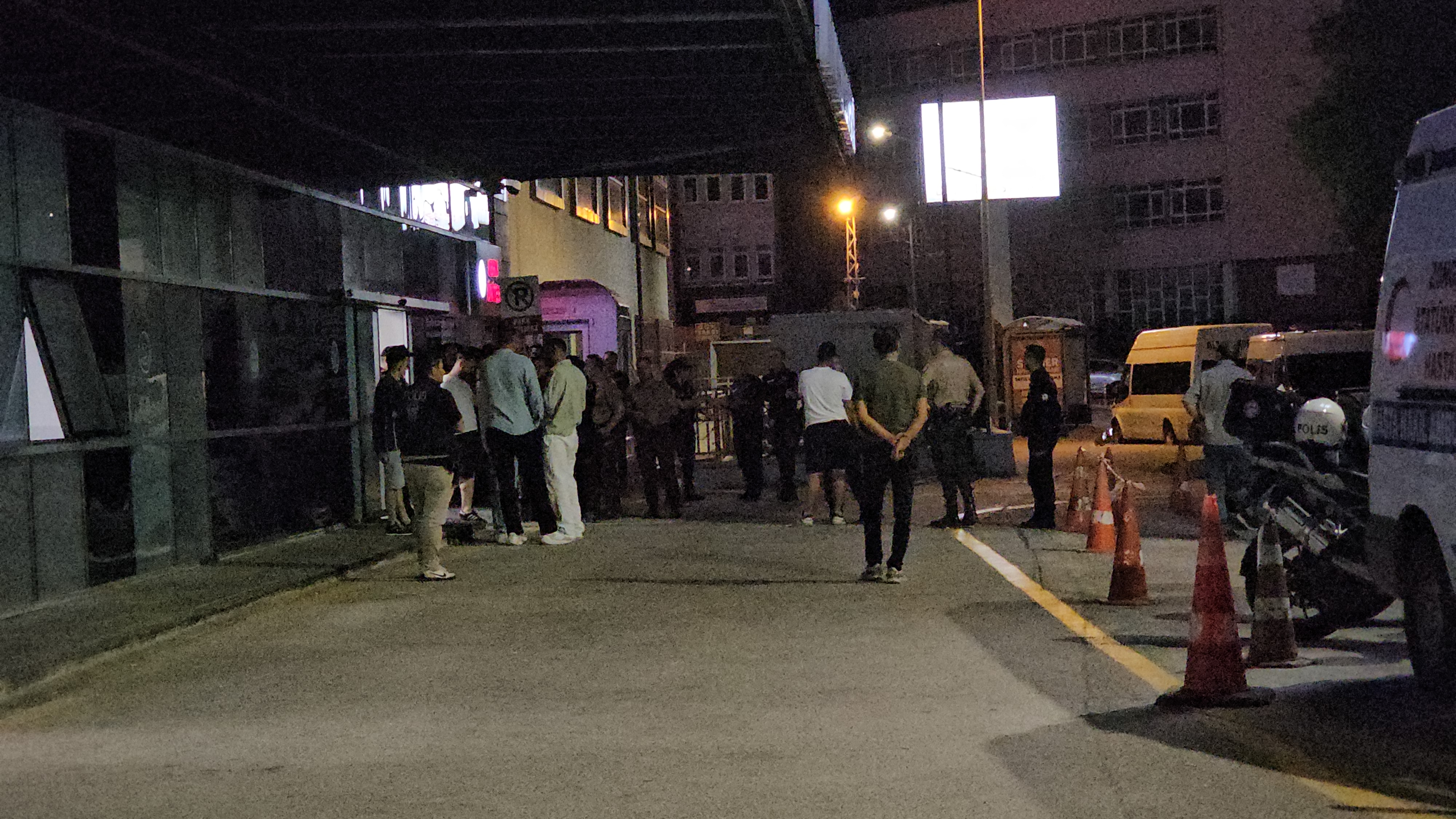 Zonguldakta Düğün çıkışı bıçakla saldırdıda  3 kişi öldü - Görsel 1