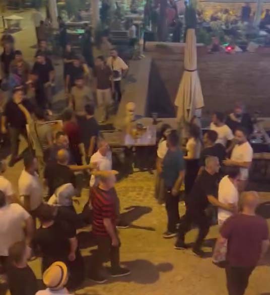 Konya'da 'masa' tartışması kavgaya dönüştü; 4 yaralı, 7 gözaltı - Görsel 1